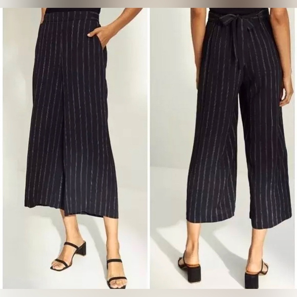 Wilfred Aritzia Black White Pinstripe Tie Waist Wide Leg Pants Women’s M